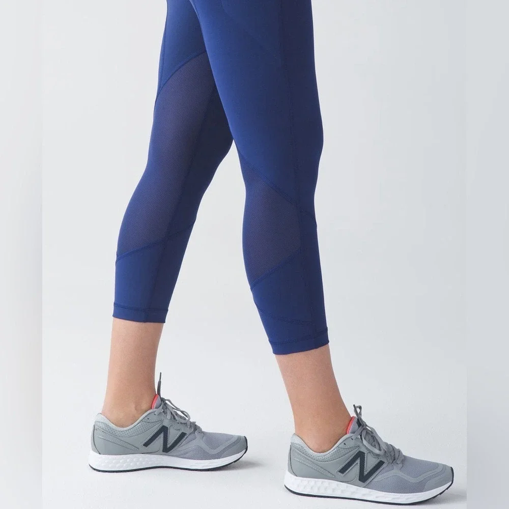 Lululemon Pace Rival Crop Hero Blue Size‎ 8